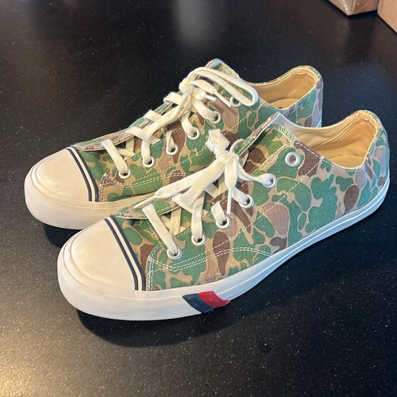 PRO-Ked camo low top canvas shoes. - Picture 2 of 4